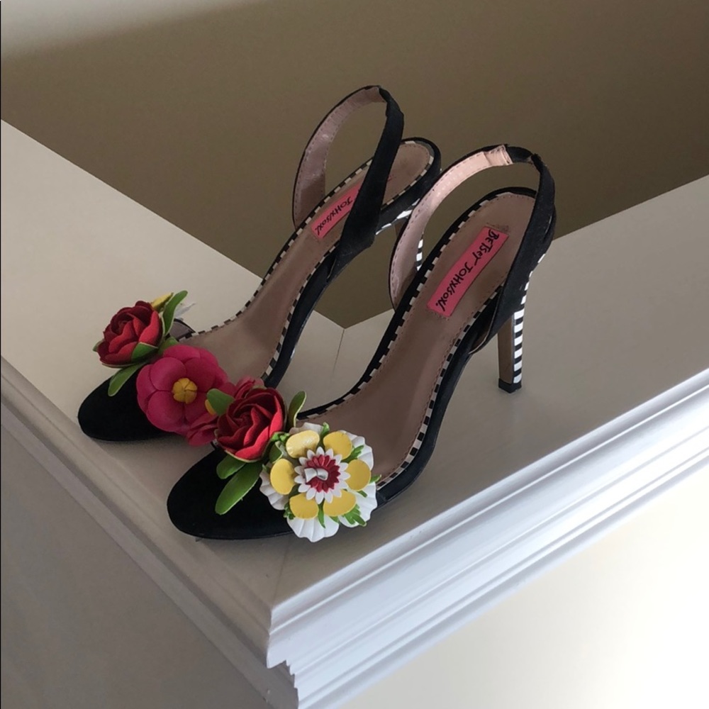 Betsey Johnson Heels - Picture 2 of 4